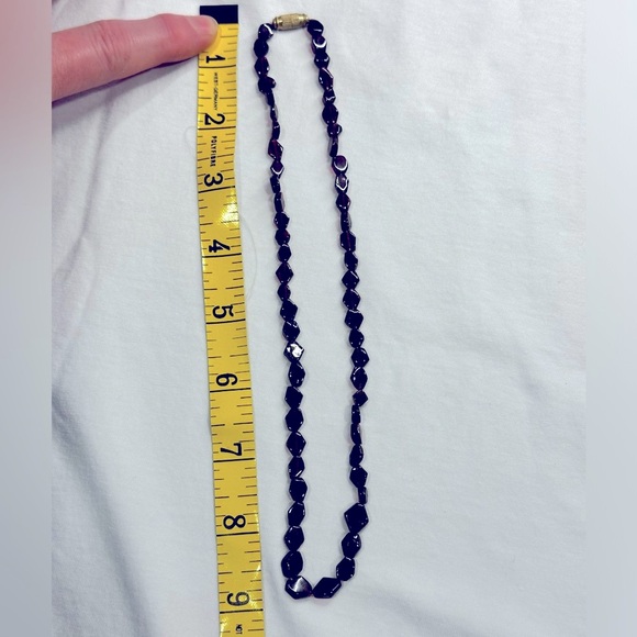 Eighteen inch garnet necklace - Picture 2 of 3